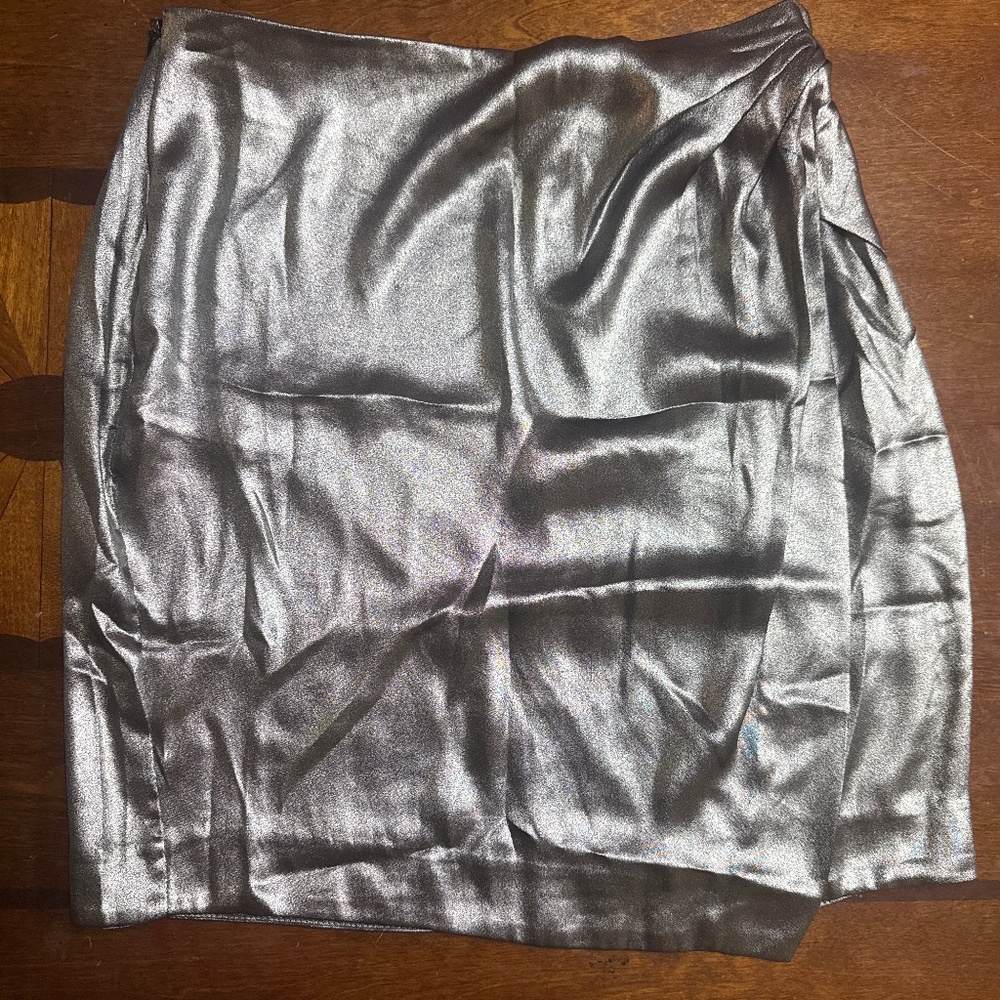 ASTR the label metallic silver mini skirt zipper women’s size medium
